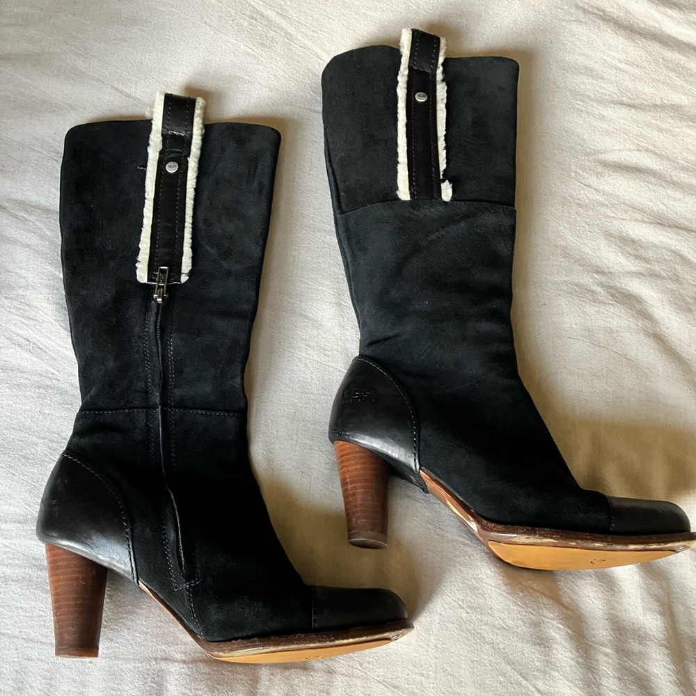 UGG Australia Tess 5504 Black Suede Tall Boots Sheepskin Leather Heel Size 7.5W